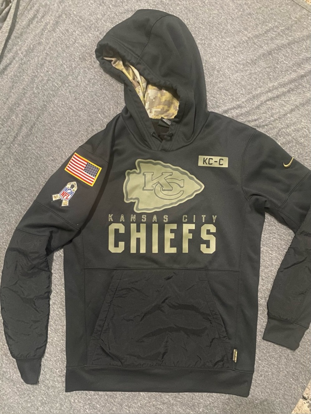 “Salute to Service” KC Chiefs 
Nike Hoodie